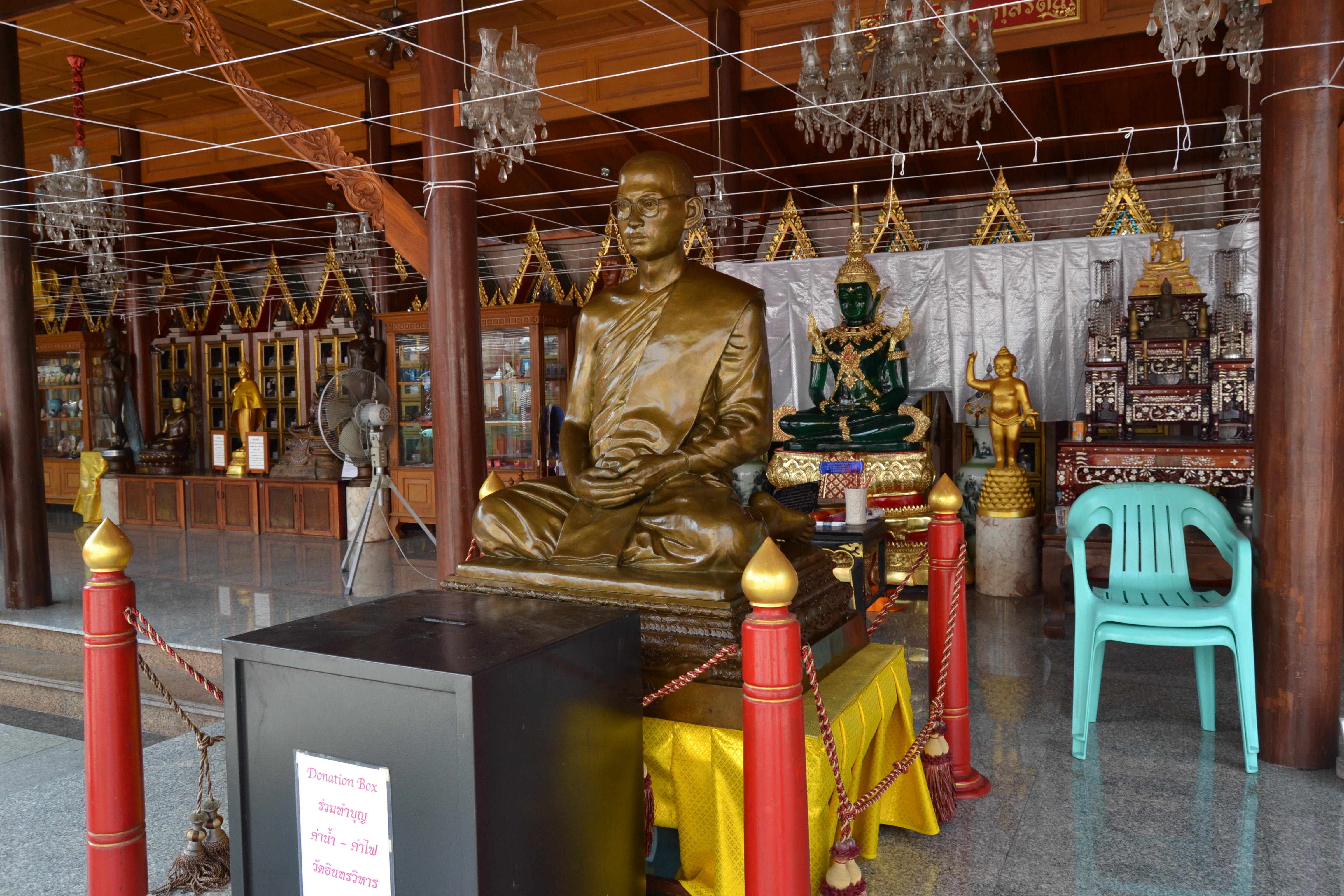 Wat Intharawihan, Bangkok, Tailandia