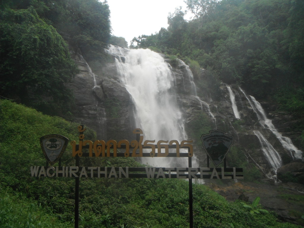  Wachirathan Waterfall. Chiang Mai, Tailandia