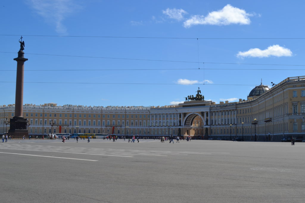 Columna de Alejandro, Plaza del Palacio, San Petersburgo, Rusia