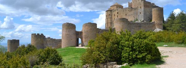 Castillo de Loarre y Mallos de Riglos (Huesca): Dos maravillas del Alto Aragón