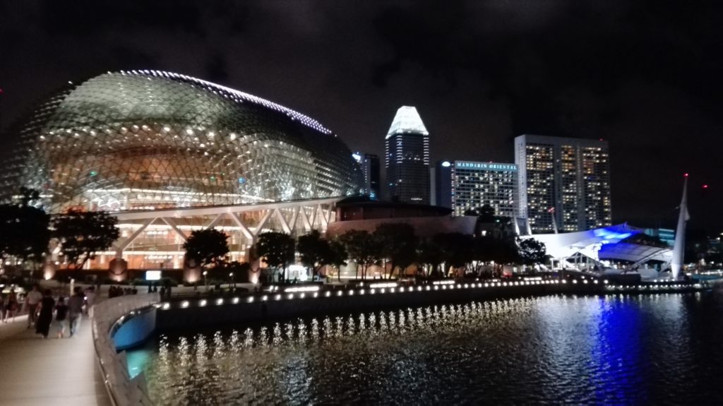 Esplanade - Theatres on the Bay , Singapur