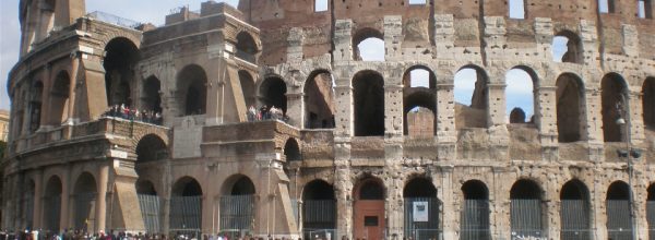 Diario Roma (Italia) – Marzo 2012: Día 3: Foro, Palatino, Coliseo, Piramide Caio Cestio, San Pablo Extramuros