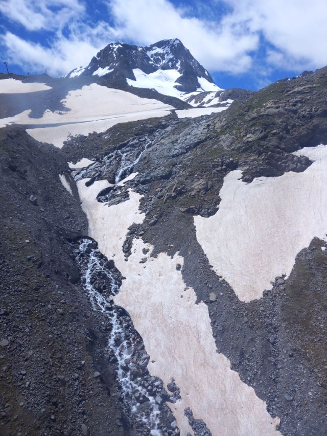 La imagen tiene un atributo ALT vacío; su nombre de archivo es Stubai-Glacier-134.jpg