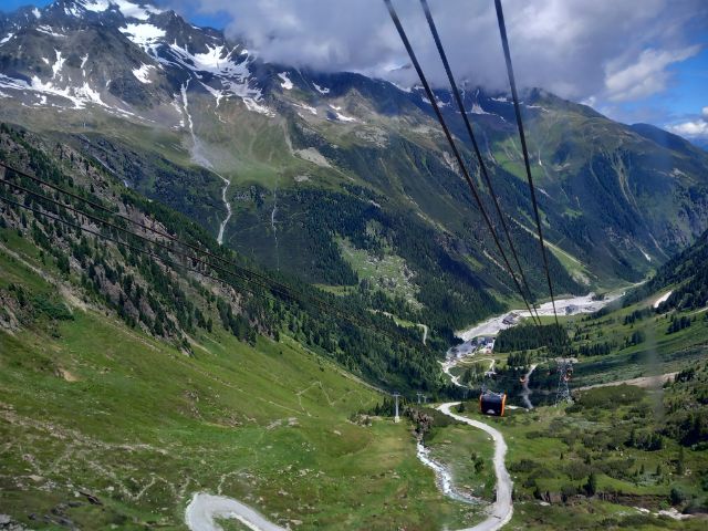 La imagen tiene un atributo ALT vacío; su nombre de archivo es Stubai-Glacier-142.jpg