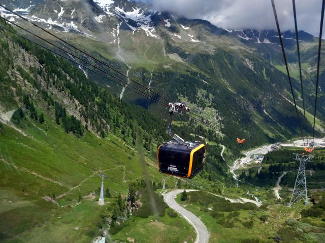 La imagen tiene un atributo ALT vacío; su nombre de archivo es Stubai-Glacier-145.jpg