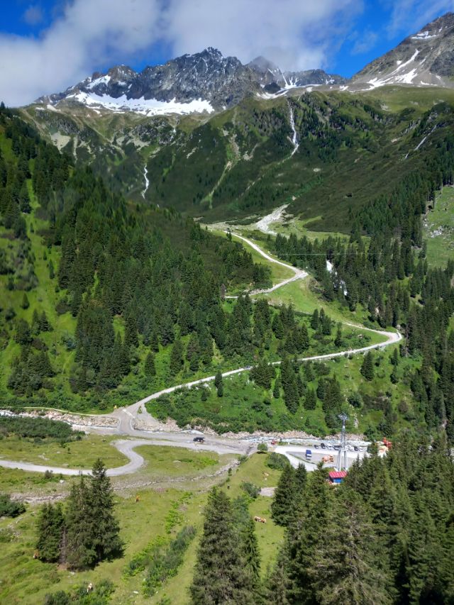 La imagen tiene un atributo ALT vacío; su nombre de archivo es Stubai-Glacier-16.jpg