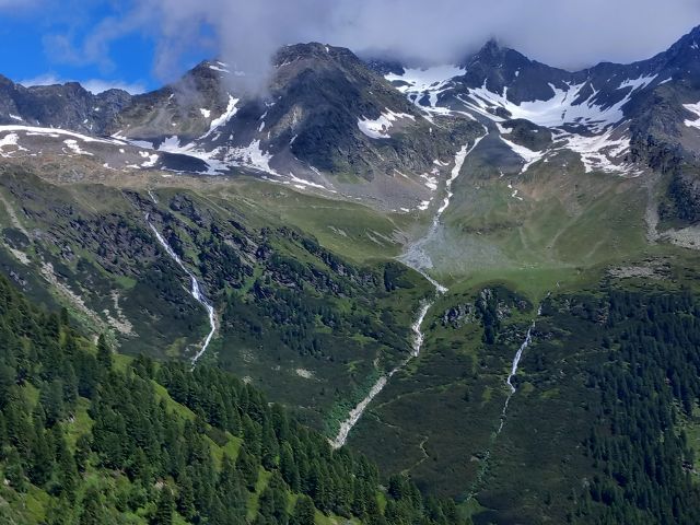 La imagen tiene un atributo ALT vacío; su nombre de archivo es Stubai-Glacier-24.jpg